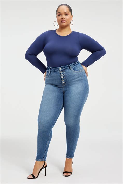 best jean style for short curvy girl